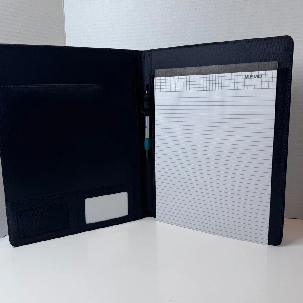 Disney Vacation Club Padfolio Portfolio Unisex Black Silver DVC Logo Pen Pad
